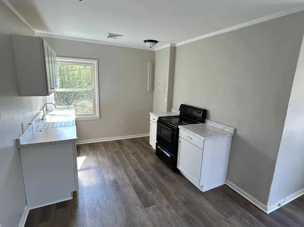 35 Heritage Rd #D, Signal Mountain, TN 37377