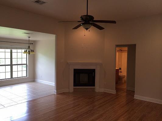 2nd image of 4 Green Leaf Ln