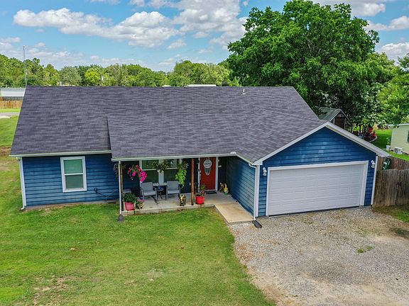 3rd image of 465 Toy Ln