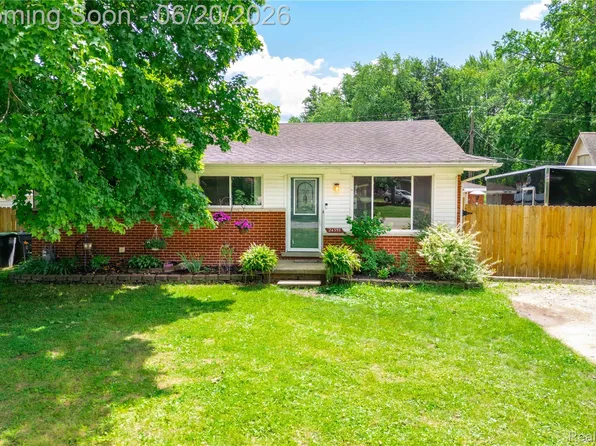 24355 Mary St, Taylor, MI 48180