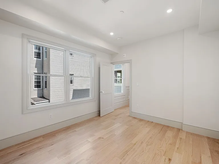 192 Green St #192 — Photo 16