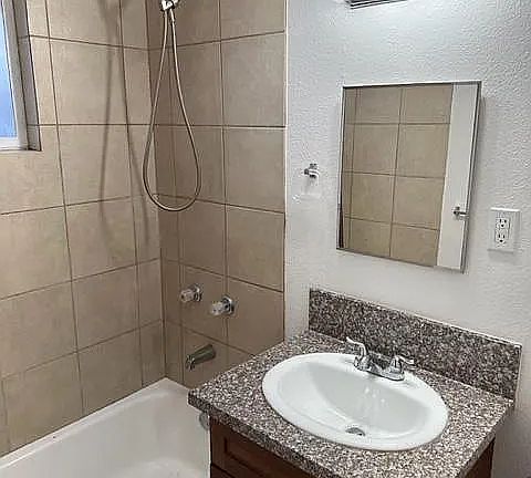 4th image of 1132-1132 W Belleview St