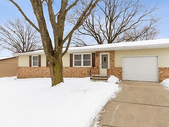 2nd image of 803 Barkwood Dr NE