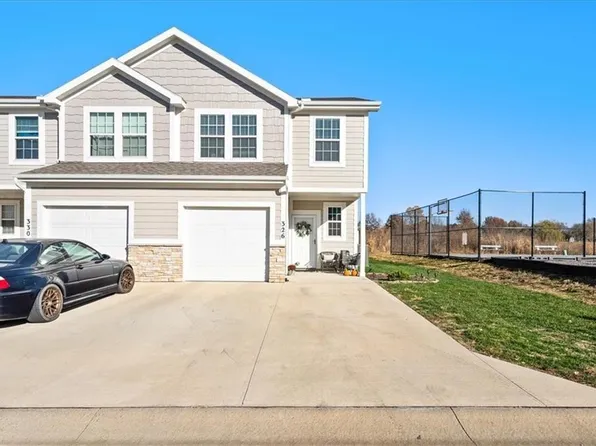 326 N 6th Ter, Louisburg, KS 66053