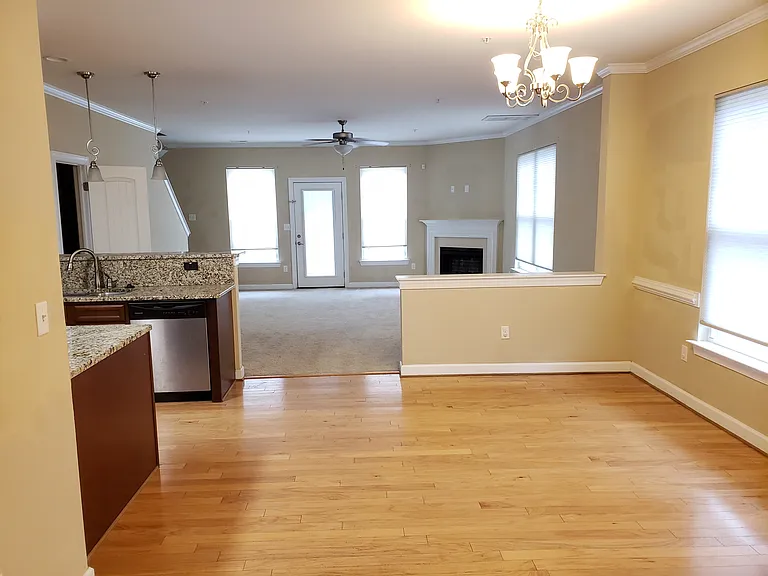 721 Albertine Ct — Photo 3