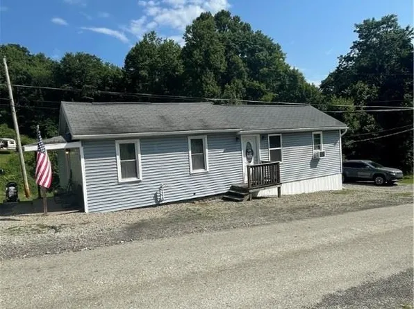 150 Stewarton Rd, Mill Run, PA 15464