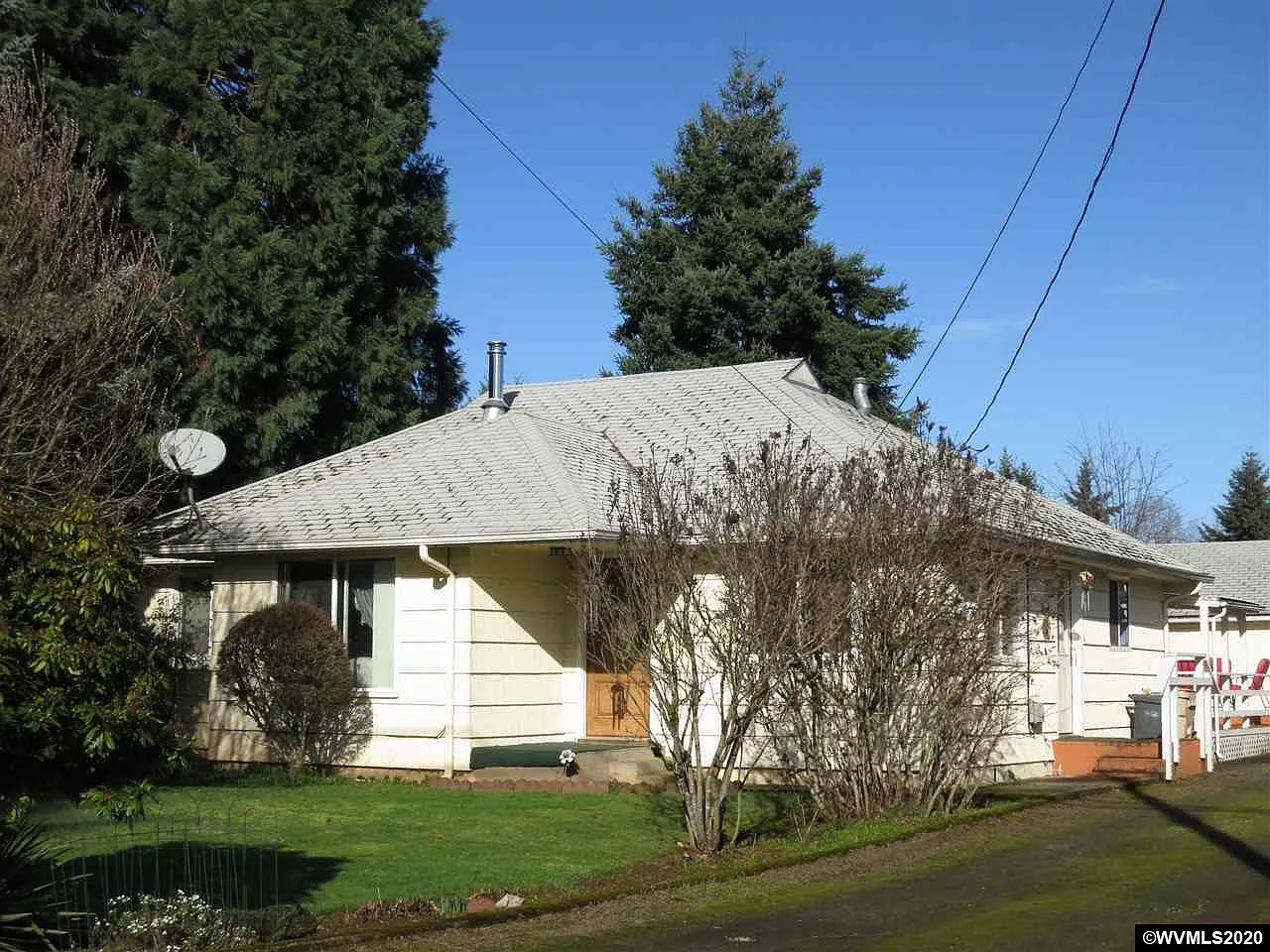 578 SE Hankel St photo 1