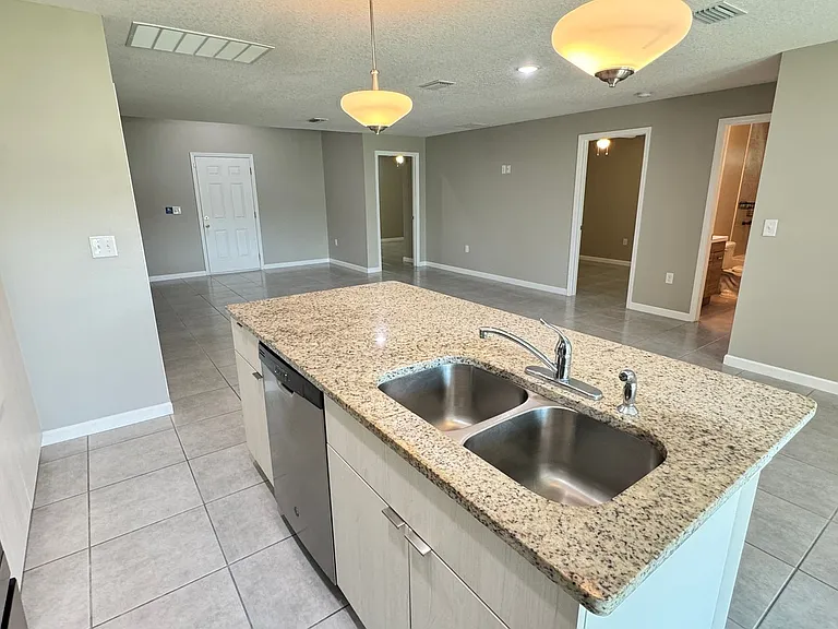 851 San Filippo Dr SE — Photo 5