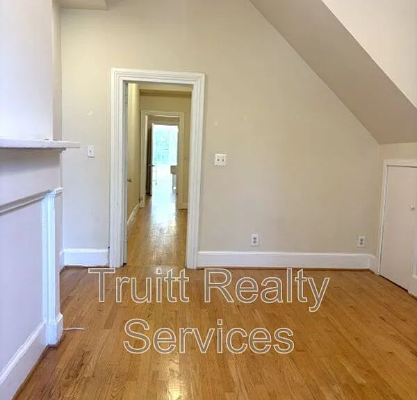 746 7th St S #E-1 — Photo 6