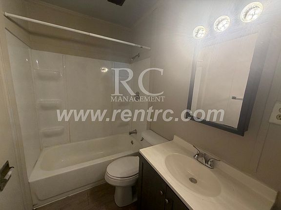4th image of 219 Grace St