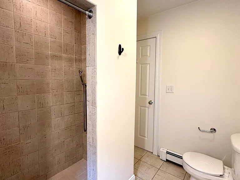 10 Selkirk Rd #4 — Photo 12