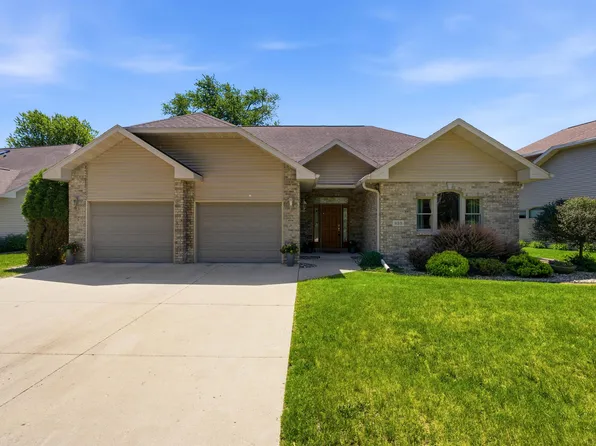 935 Brighton Dr, Menasha, WI 54952