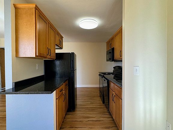 3rd image of 405 6th Ave SE #314