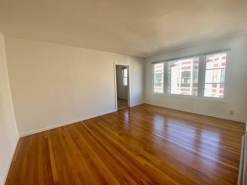 2nd image of 3221 Buchanan St APT 11