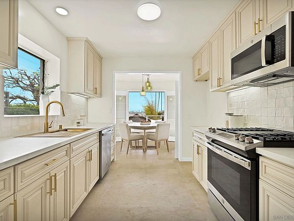 3rd image of 870 San Antonio Pl