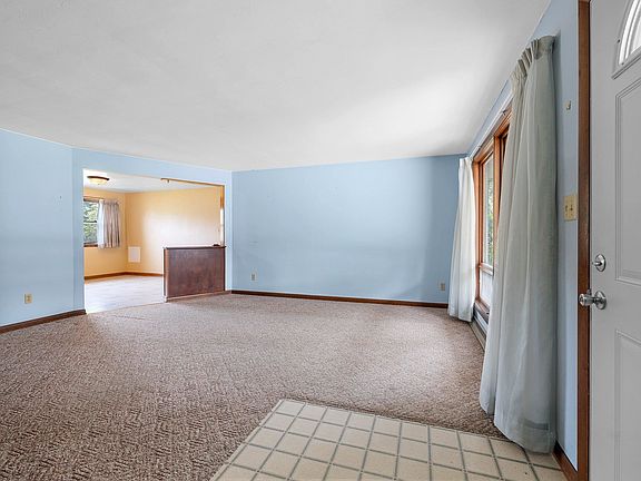 4th image of 1648 View Ln