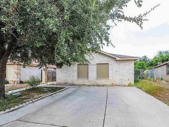 3rd image of 2821 Remington Dr