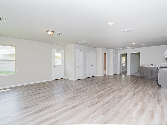 5th image of 1113 1st St