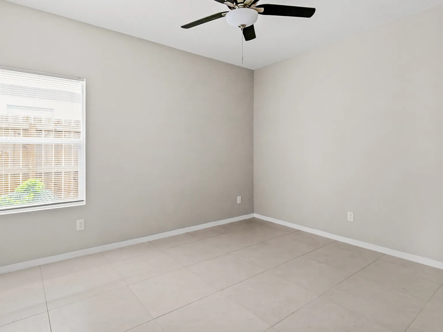 1405 Alta Vista Drive - 1 — Photo 4