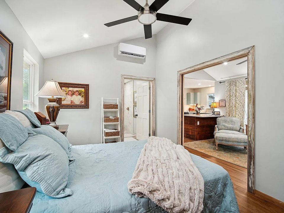 1st image of 801 1/2 Bishop St