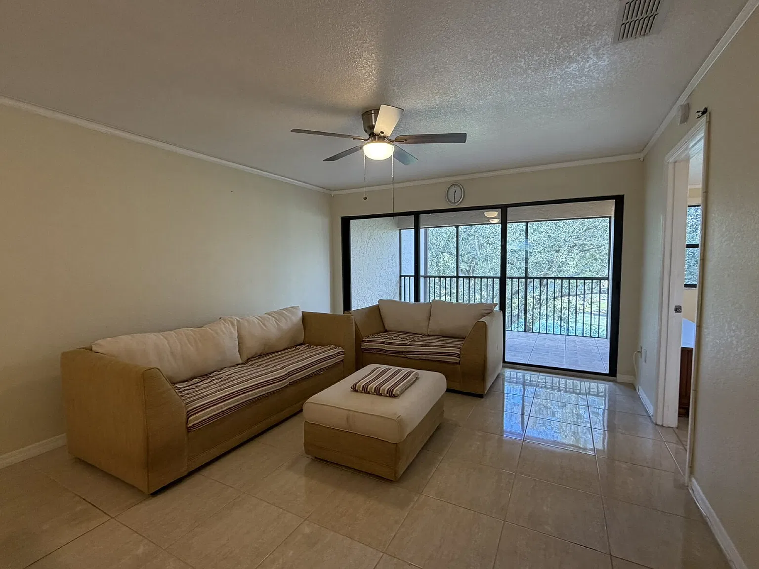 2 bed, 2.0 bath, 1032 sqft, $1,200 — Photo 4