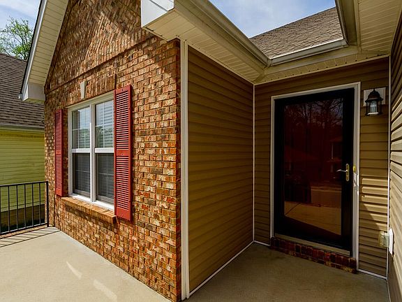 5th image of 304 David Dr