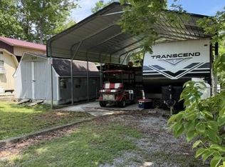 215 Honeysuckle Dr, Crossville, TN 38571