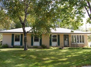 1616 Randy Cir, Port Washington, WI 53074