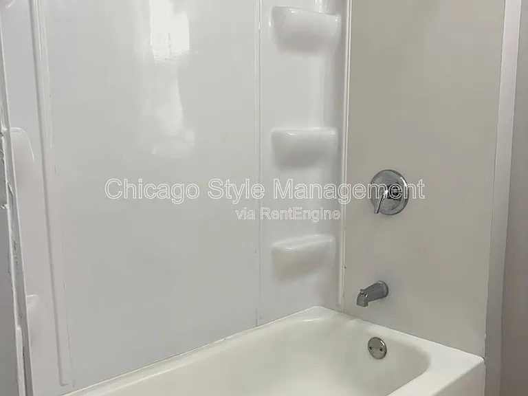 353 E 55th Pl #2S — Photo 10