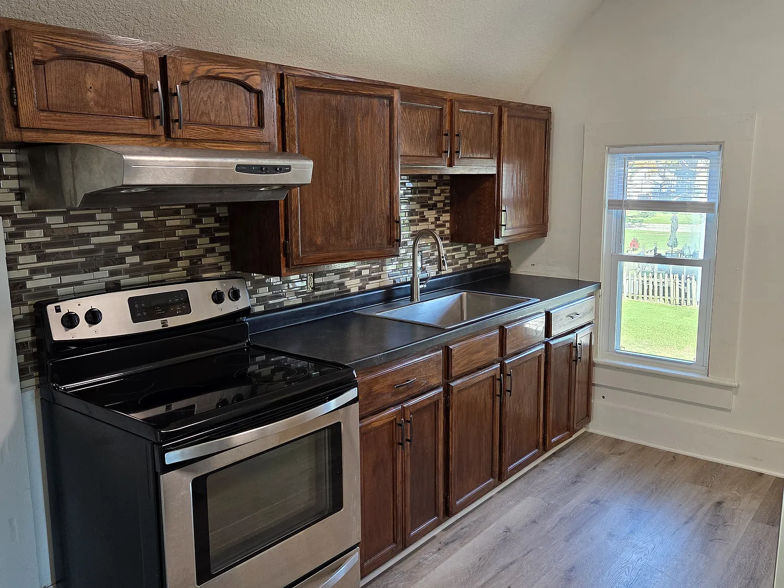 1 bed, 690 sqft, $975 — Photo 4
