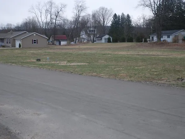 25 Wilcox Estates Dr, Waverly, NY 14892