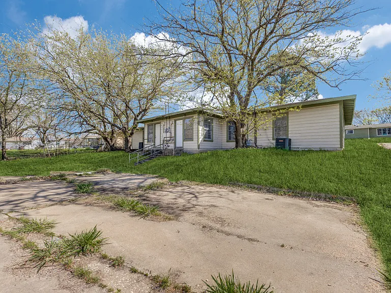 7 Pershing Dr #A — Photo 12