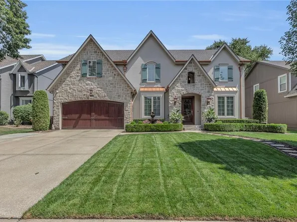 13923 Ash St, Overland Park, KS 66224