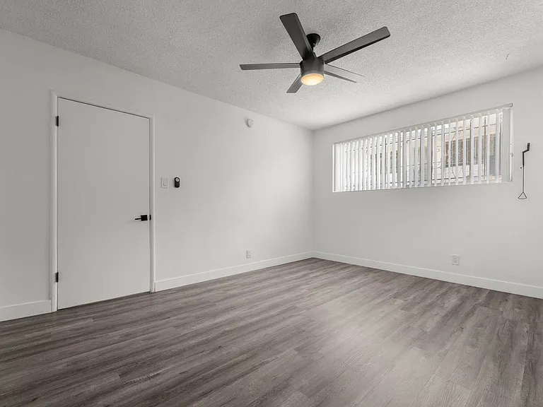 3933 Nicolet Ave #4A — Photo 9