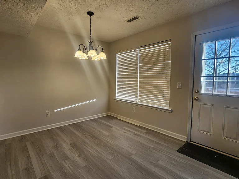 1720 Portview Ct — Photo 4
