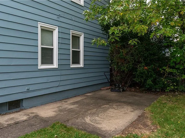 123 Kimberly Ave #LOWER — Photo 14