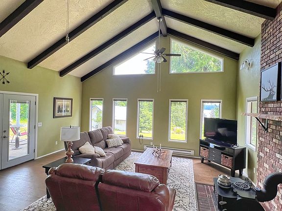 4th image of 470 Forest Dr