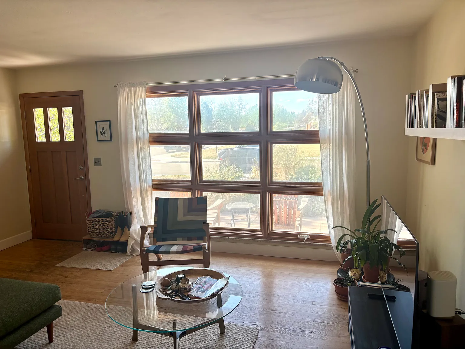 3 bed, 1000 sqft, $3,300 — Photo 2
