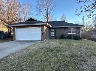 2606 W Primrose Ln, Springfield, MO 65807