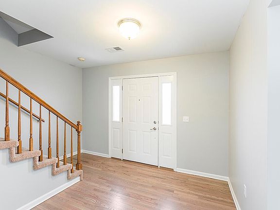 2nd image of 928 Turnberry Dr