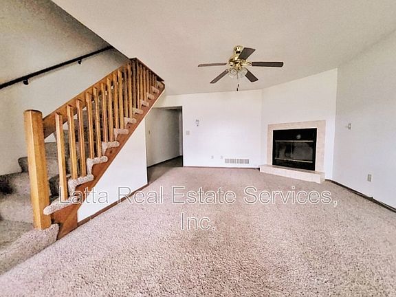 4th image of 2104 SW 8th St APT B