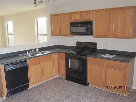2nd image of 2444 W ROMLEY Avenue