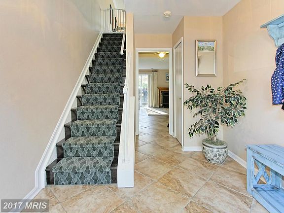 3rd image of 3907 Collis Oak Ct