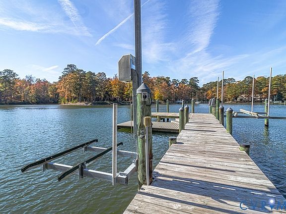 5th image of 492 Pine Reach Dr