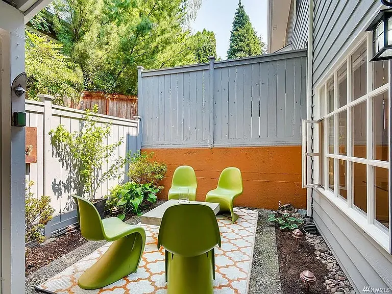 1420 Bellevue Way SE #4 — Photo 15