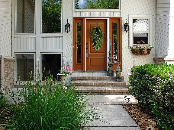 3rd image of 1151 Laurel Cir