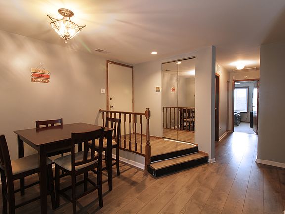 5th image of 9049 Somerset Ct #11