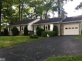 24 W Conestoga Rd, Elverson, PA 19520
