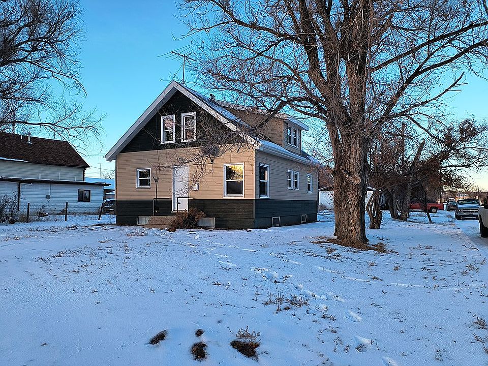 1st image of 702 6th Ave S