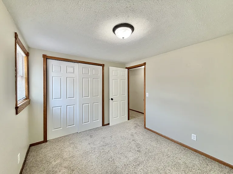 418 Caroline St N — Photo 4
